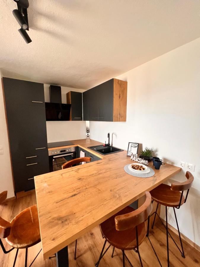Perfekte Lage! Ganze Wohnung Burgblick Residenz Sankt Veit an der Glan Dış mekan fotoğraf