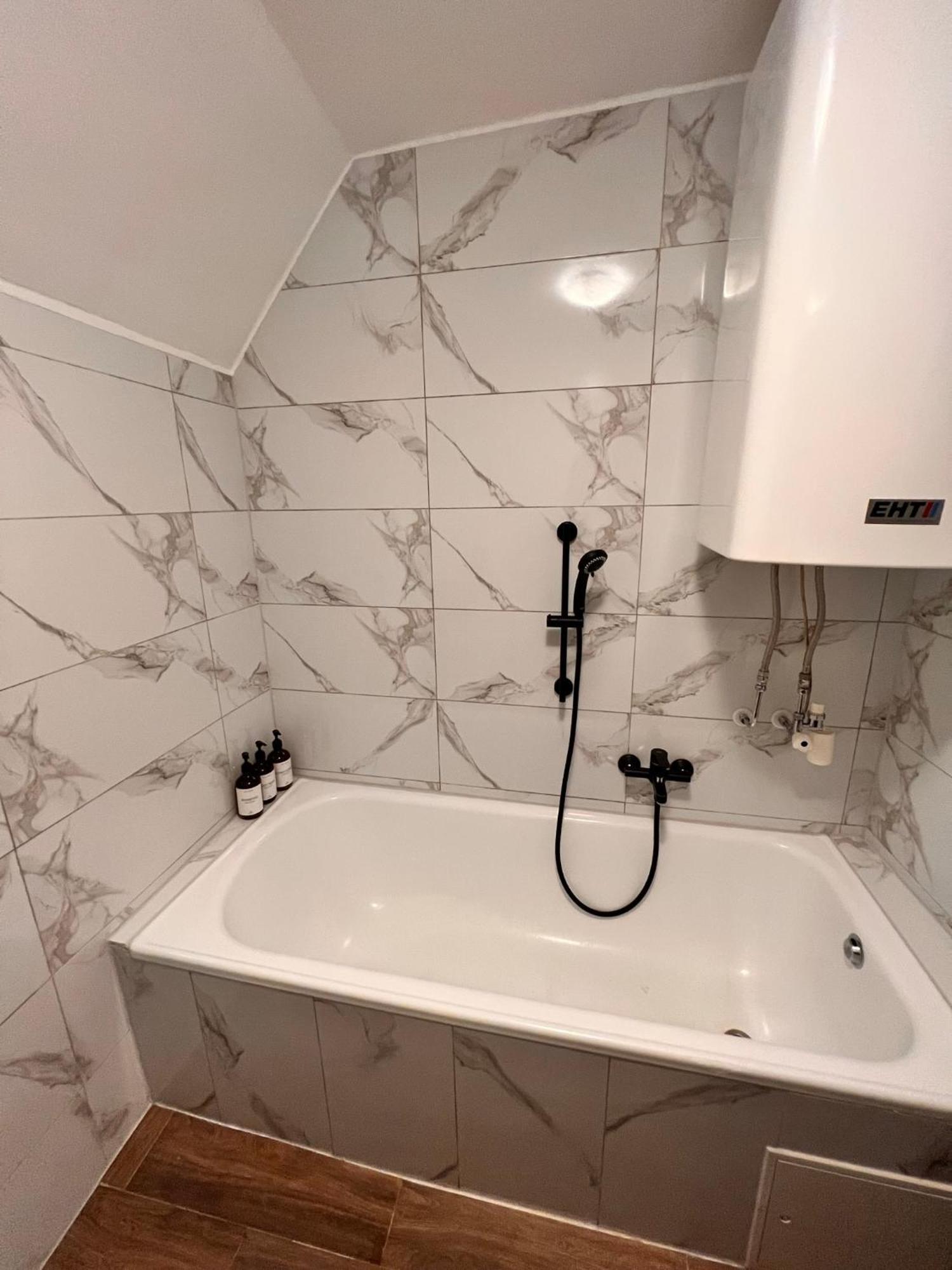 Perfekte Lage! Ganze Wohnung Burgblick Residenz Sankt Veit an der Glan Dış mekan fotoğraf